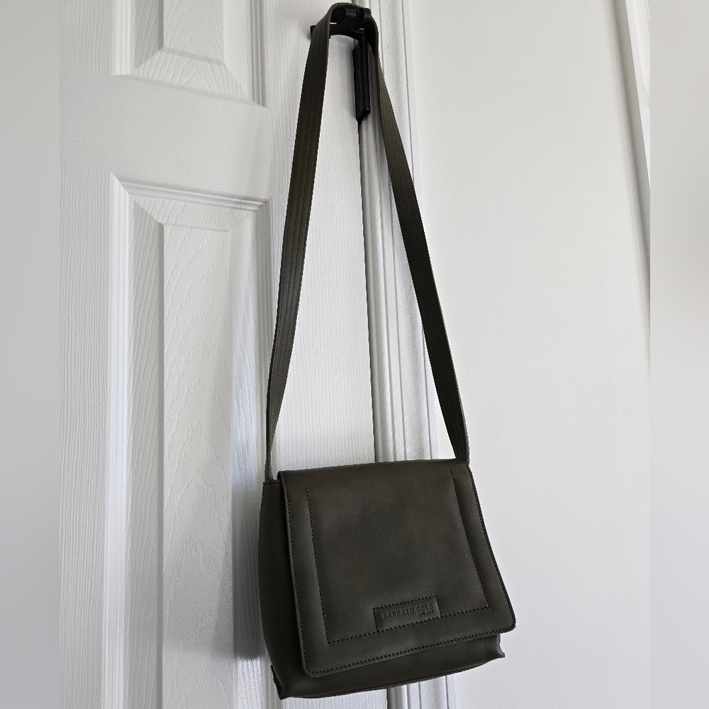Kenneth Cole Bag - Picture 2 of 8